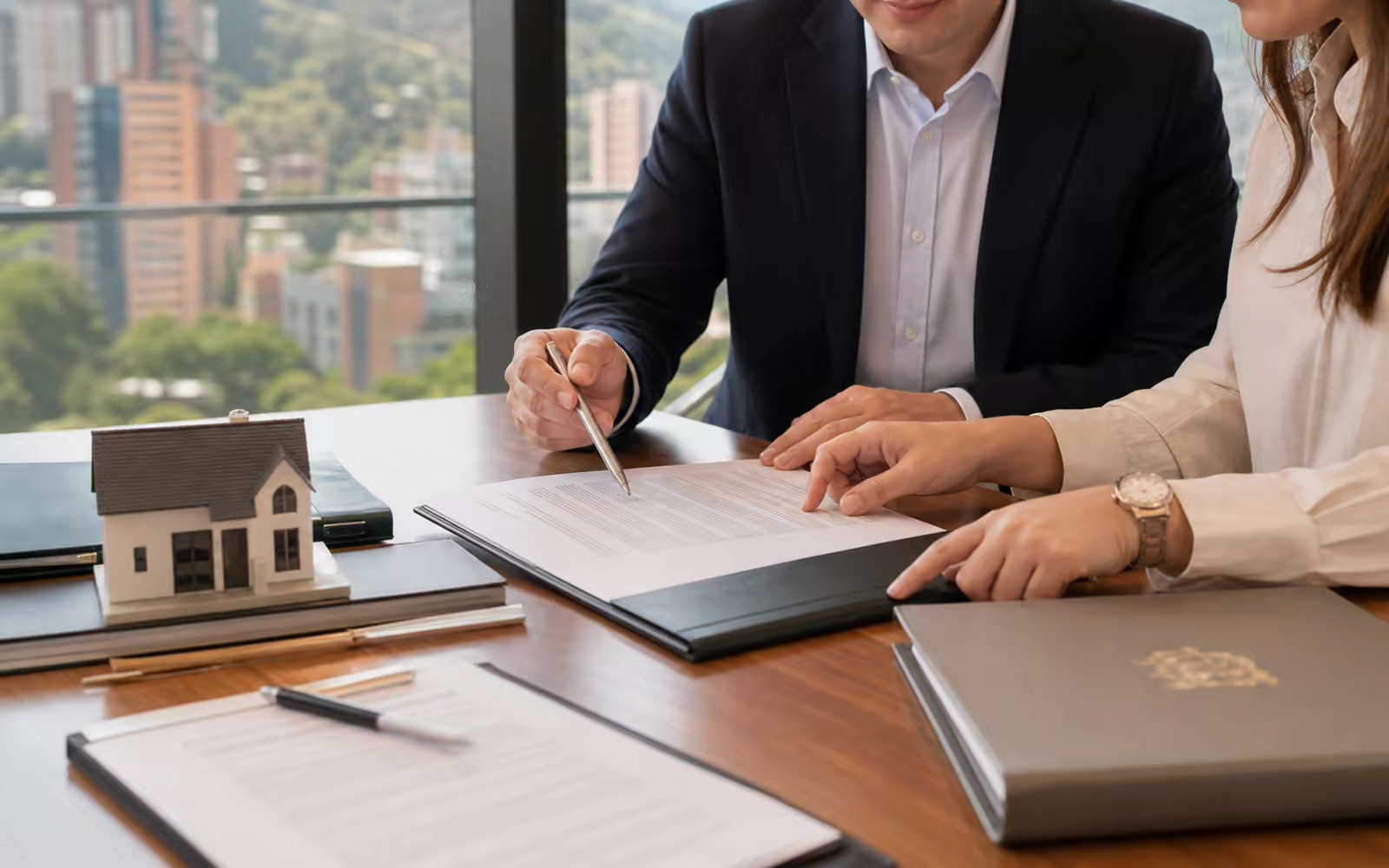 Documentos legales para vender una propiedad en Colombia